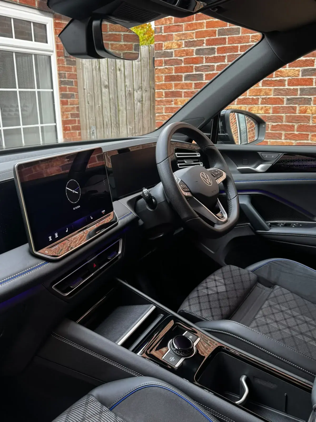 Dust-free dashboard, screen and centre console of a Volkswagen Tiguan